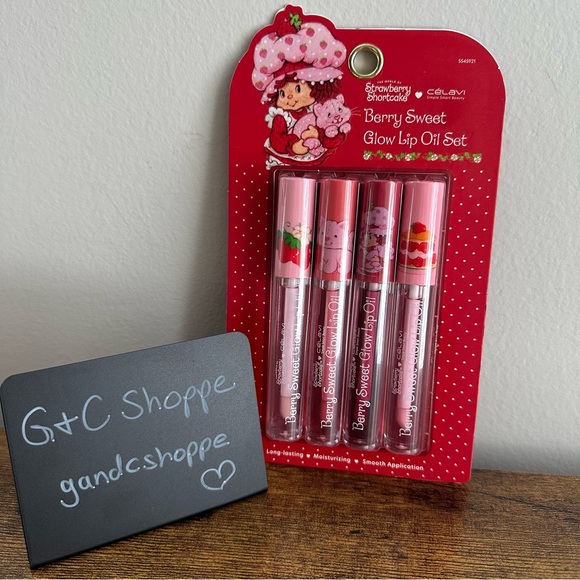 New Strawberry Shortcake Celavi Berry Sweet Lip Oil 4 pck Pink Makeup Cosmetic - Picture 1 of 3